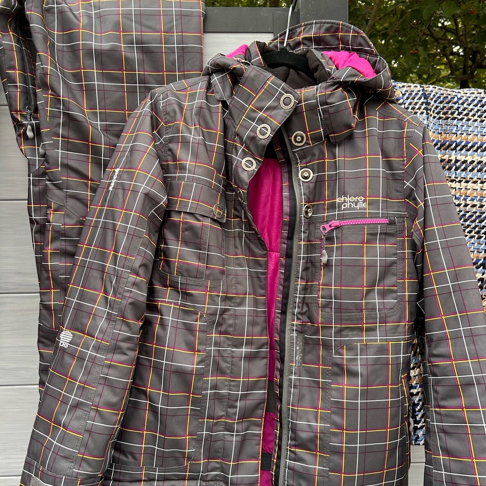 Chlorophylle teen warm winter coat and snow pants - Black and Pink - XXS